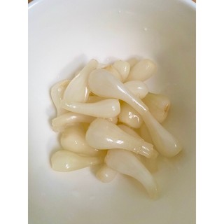 CỦ KIỆU NGÂM CHUA NGON KHÔNG QUÁ NGỌT NHÀ LÀM KIỆU ĐÃ THẤM TỚI, CỦ SIZE VỪA, CÂN KHÔNG TÍNH DẤM