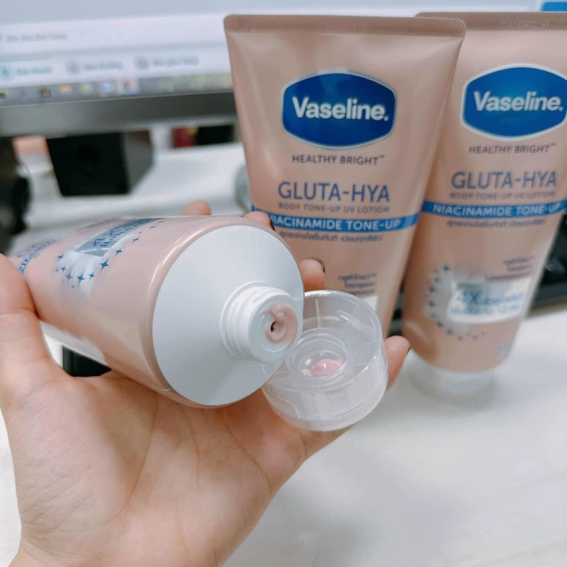 Vaseline 4X Dưỡng Thể Trắng Da Ban Đêm Thái Lan (Hàng Siêu Thị Watsons)
