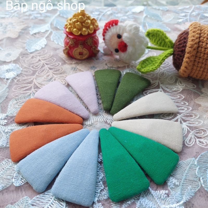 Kẹp tóc tam giác
