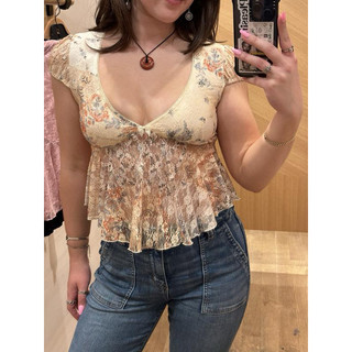 Áo ren kiểu babydoll crop kimchi blue