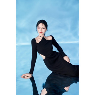 Đầm Body Khoét Eo