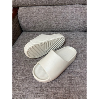 Dép bánh mì nam nữ bản Calm mới 2024, đế cao 4cm, chống trơn trượt, form rộng cá tính - Tạp Hoá Bé Ty