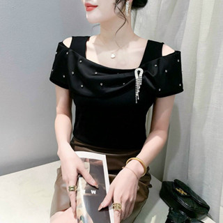 Áo trễ vai cổ đính đá  069 _ Áo khoét vai nữ tính kèm tag cài _ Áo thun kiểu _ Hàng đẹp loại 1