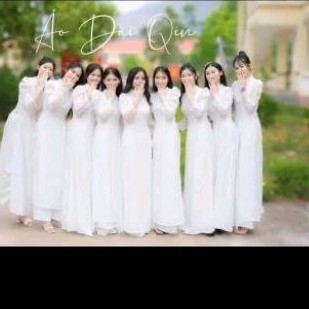 Áo dài học sinh tay bồng 4tà .. ....