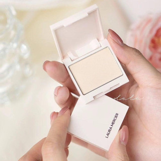 Phấn phủ dạng nén mini Laura Mercier Translucent Setting Powder 2gram