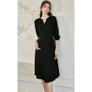 Đầm tay lửng màu đen trơn cổ kiểu xích dự tiệc