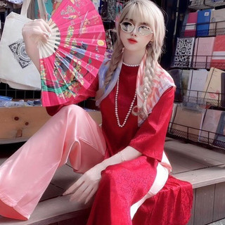 Gấm suông đỏ cổ tròn dáng cách tân