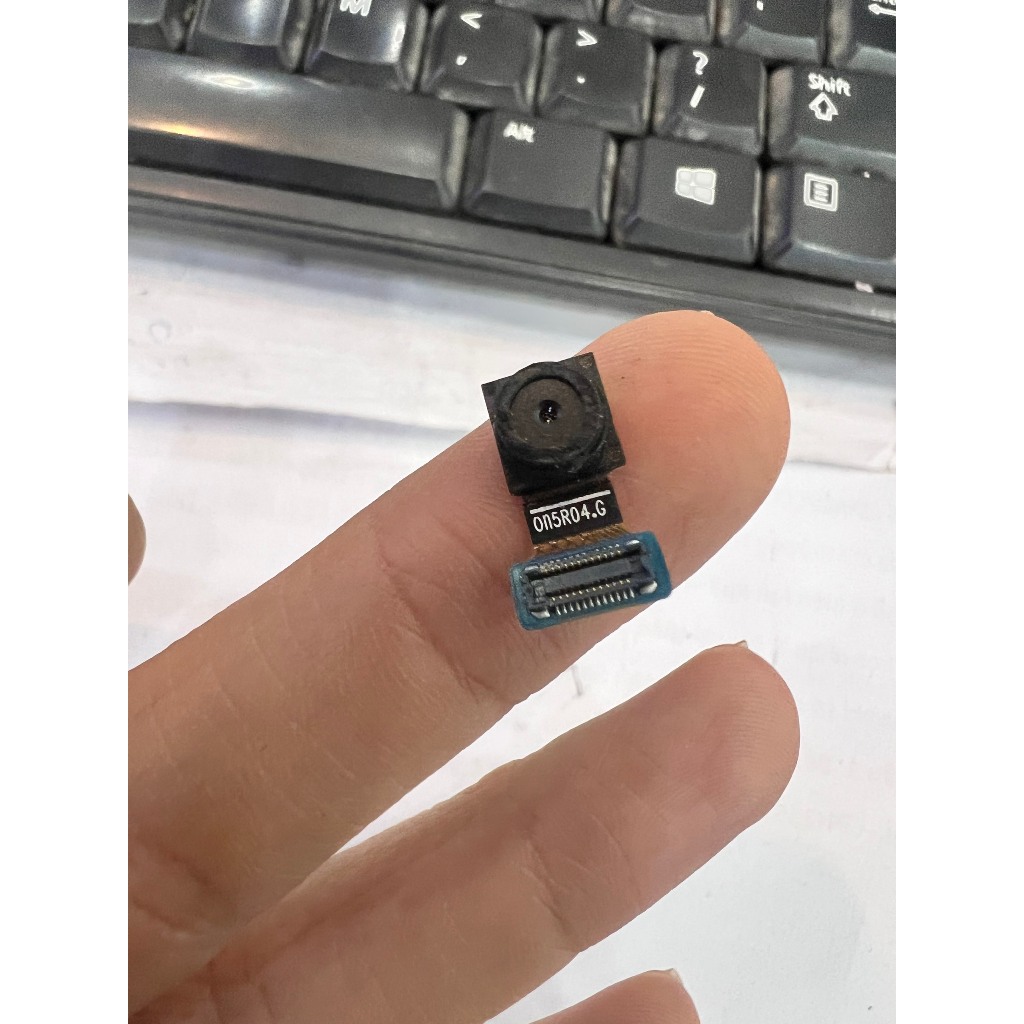 Camera trước dành cho điện thoại Samsung J400F. Zin bóc máy.