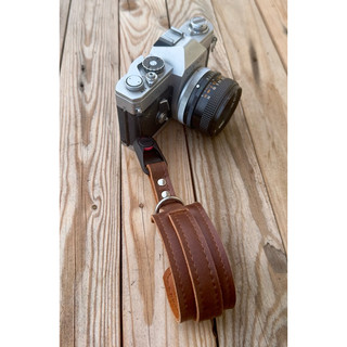 Dây đeo máy ảnh cầm tay