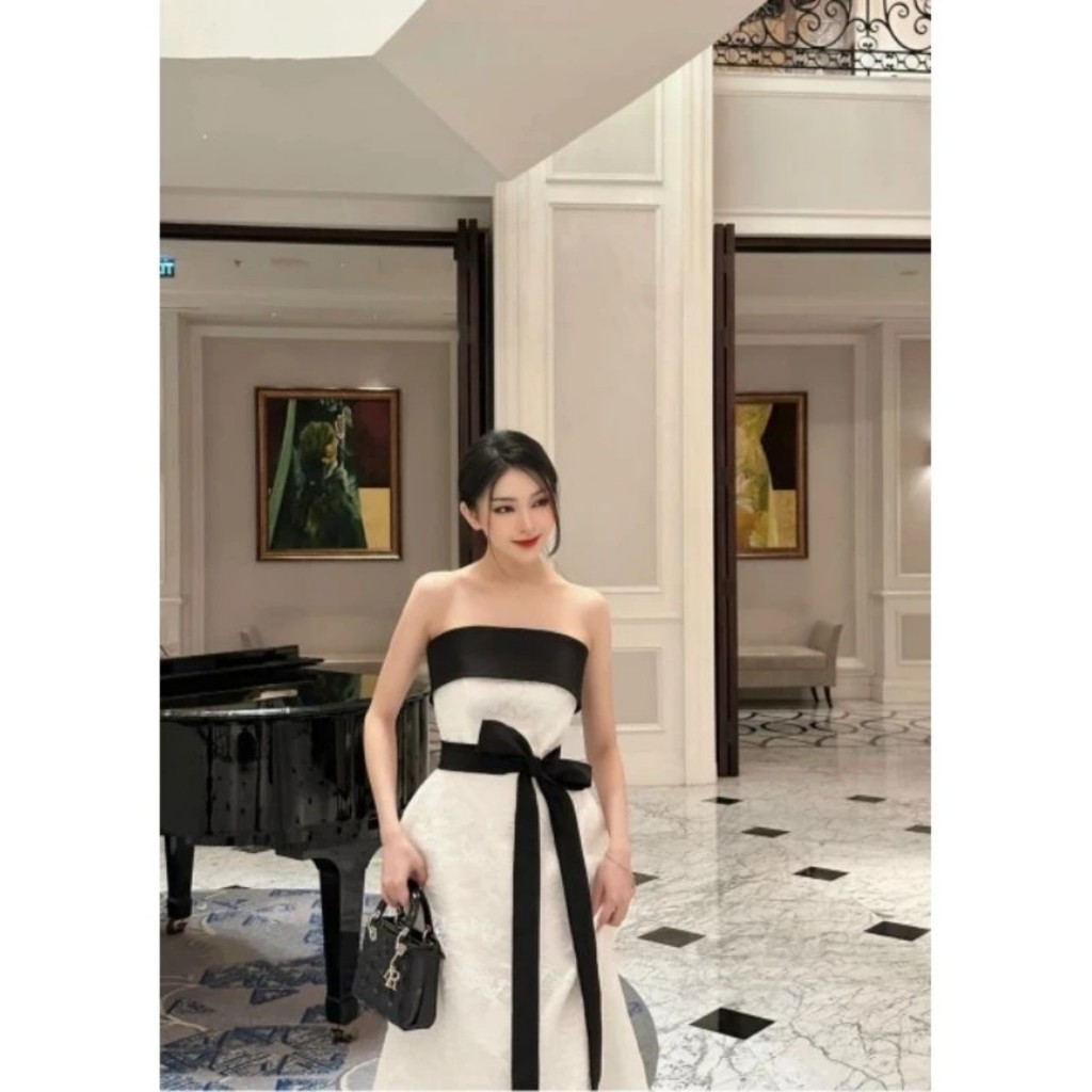 Đầm cúp trắng dáng dài thắt eo