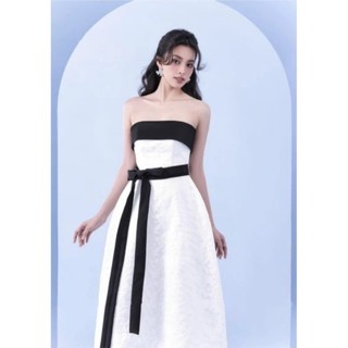Đầm cúp trắng dáng dài thắt eo