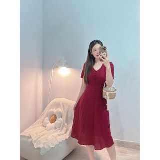 ĐẦM THIẾT KẾ CỔ TIM TAY NGẮN PHỐI NÚT BỌC