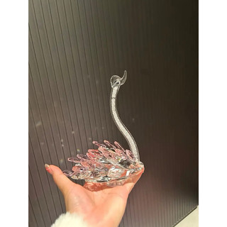 Tượng thiên nga đôi đính đá pha lê lấp lánh (có ảnh thật)