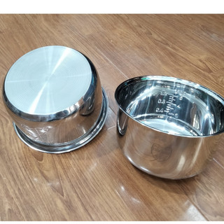 Lòng nồi 1.2L chất liệu Inox 304 an toàn cho nồi cơm điện