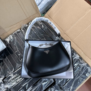 Túi Prada kẹp Nách Dáng Bầu Fullbox
