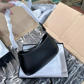 Túi Prada kẹp Nách Dáng Bầu Fullbox