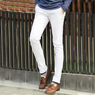 Quần kaki, quần chinos nam, chất liệu kaki mềm mịn, dày dặn, co giãn tốt, mặc cực kỳ thoải mái, dáng côn trẻ trung
