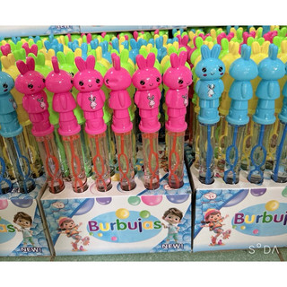 Thổi bong bóng đủ màu sắc