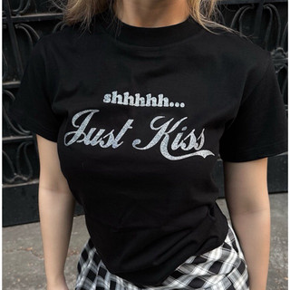 (TR)Áo thun Babytee Just Kiss được in kim tuyến, chất liệu 100% cotton
