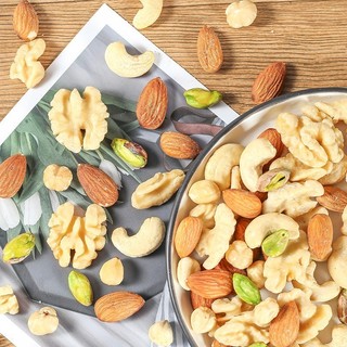 Hạt mix sấy nguyên vị gồm Macca, Hạnh nhân, Hạt điều, Óc chó đỏ, Óc chó vàng, Hạt bí Sotanuts