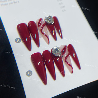 Nailbox móng úp thiết kế sẵn mẫu đỏ rắn đính đá