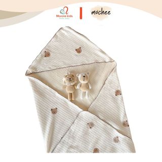 Ủ choàng waffle tổ ong thêu gấu cho bé Mochee, quấn ủ choàng cho bé sơ sinh thoáng khí