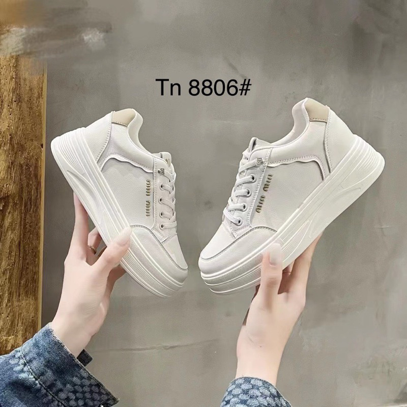 Giày thể thao miu mã 8806