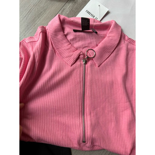 Áo thun polo croptop f21
