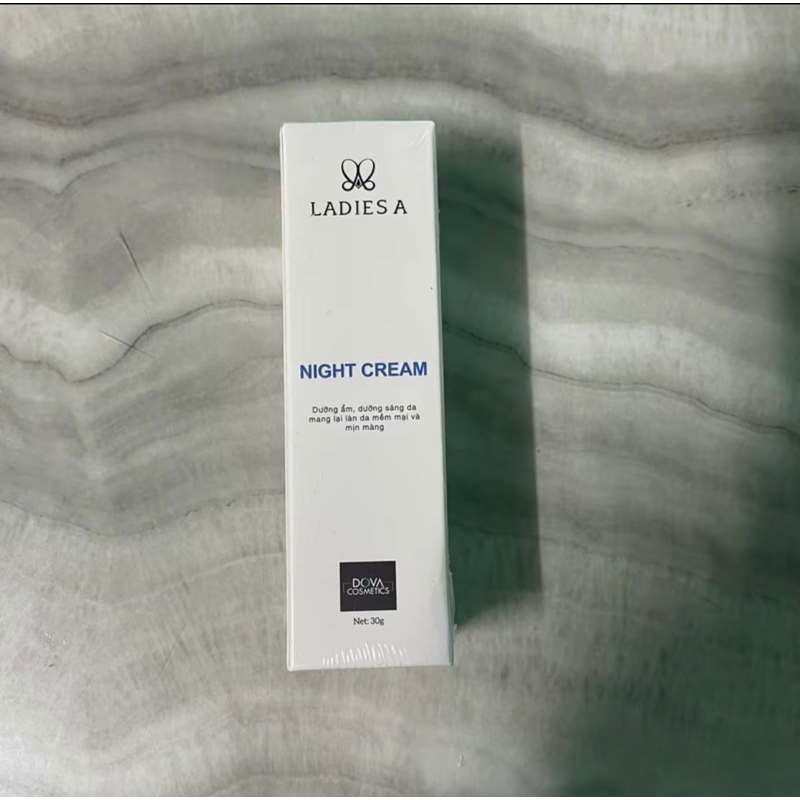 Kem đêm Night cream Dova, sản phẩm của Dova Group sử dụng để dưỡng da ban đêm