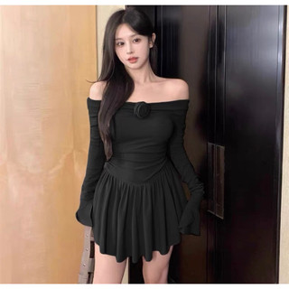 váy trễ vai đính hoa