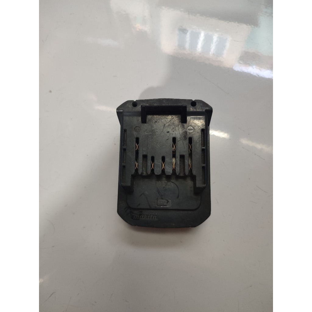 Vỏ pin Makita 14.4V  ( không có pin bên trong )