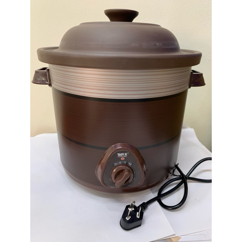 Nồi nấu chậm,hầm chậm,nấu cháo ,kho cá dung tích 6 lít ,ruột đất nung nên nấu ăn rất ngon. rất tiện