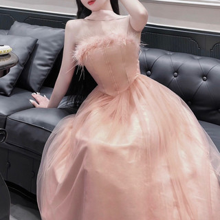 Váy prom buộc vai ren