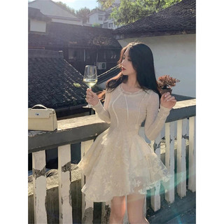 Đầm thun body viền trắng