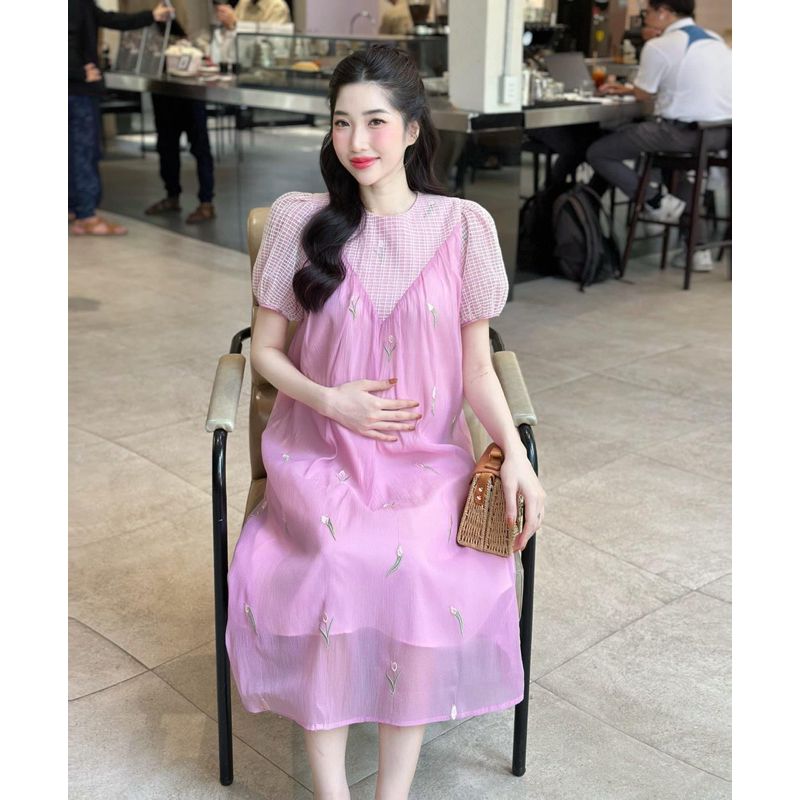 EVERMOM l Đầm bầu dự tiệc Vera Dress - Đầm tơ phối ren 2 lớp tay phồng điệu đà nữ tính