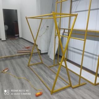 Giá kệ treo treo quần áo thời trang hình chữ X, dài 1m5,cao 1m4, sắt hòa phát dày 1li1 sơn tĩnh điện chống rỉ sét