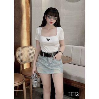 ÁO CỔ VUÔNG ĐÍNH LÔ GÔ HIỆU