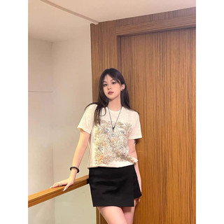 Áo phông nữ họa tiết xinh xắn, màu be size L form bé