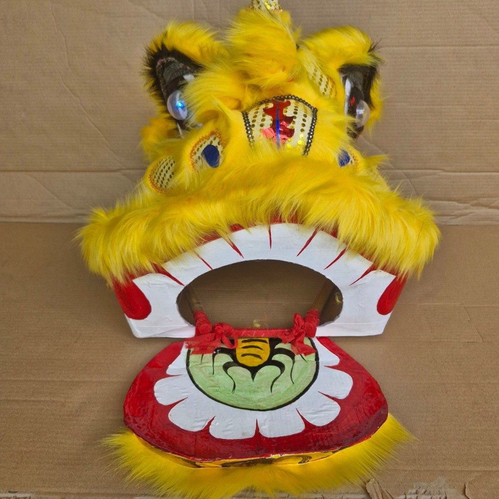 Đầu lân sư rồng lớn , đầu sư tử Trung thu có đèn mắt nháy sáng cỡ đại cho người lớn - Màu vàng
