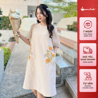 SWANLAKE | Đầm Trung Niên Phom Suông Rộng Che Bụng Tay Lỡ Phồng Vải Linen Thêu Hoa Nổi Thanh Lịch Tặng Mẹ - D10445LW01