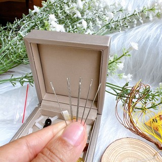 Kim xâu hạt đá hạt gỗ trầm và hổ phách (kim xâu vòng)