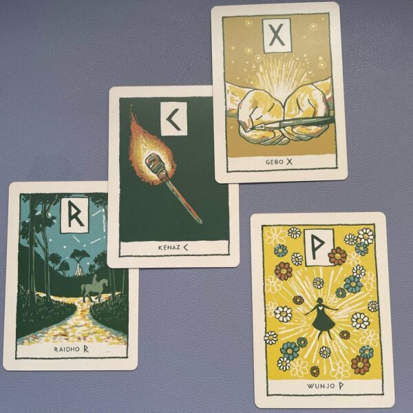 [ APUS TAROT SHOP ] Green Glyphs Runes