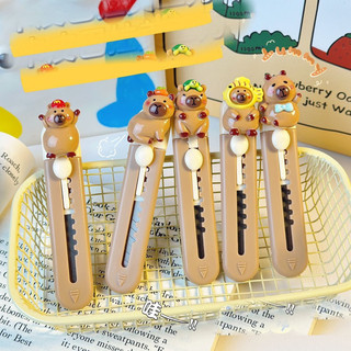 Dao rọc giấy gắn charm hình gấu Capybara