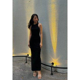 Đầm body dáng dài cổ ba lỗ đơn giản