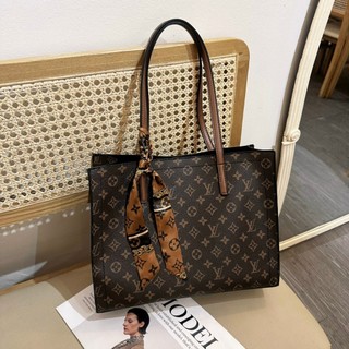 Túi xách l.v công sở nữ tặng kèm khăn size 35x10x27 đựng vừa a4 + laptop 15in