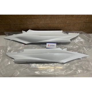 Cặp ốp sườn hông axelo 125 trắng suzuki chính hãng