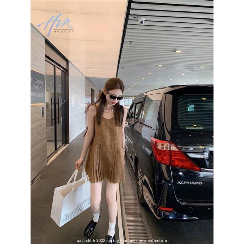 Pass đầm 2 dây cổ V màu cà phê siêu xinh