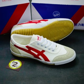 Giày đá bóng bata chính hãng warrior siêu phủi trắng viền đỏ - 2evshop