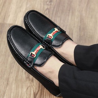 Giày mọi nam cao cấp mocasin,giày lười da mềm phối băng màu G.C sang trọng, đế bệt mềm có khâu chắc chắn RUNO G32