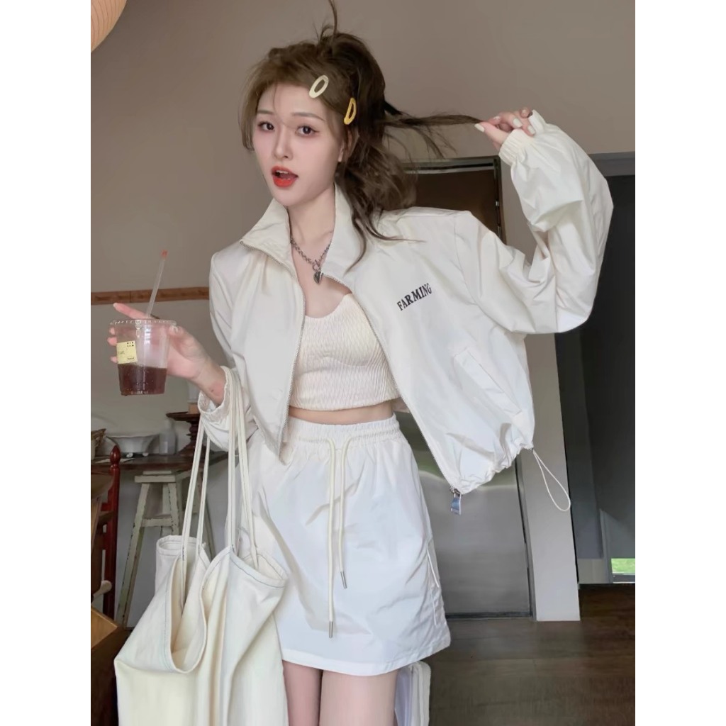 ÁO KHOÁC GIÓ CROPTOP FORM RỘNG CÁ TÍNH